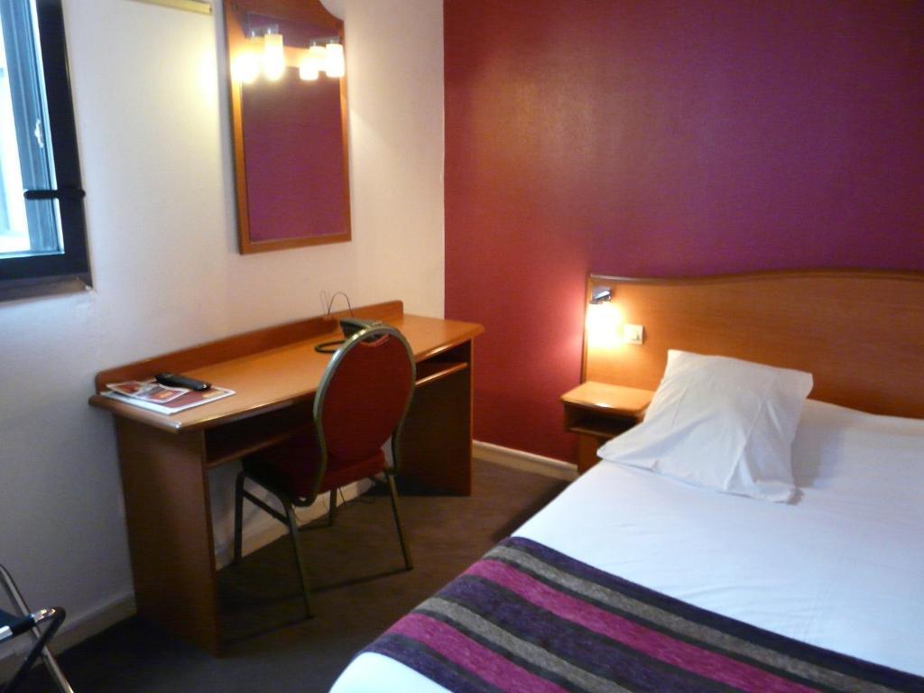 Kyriad Saint Quentin en Yvelines - Montigny Habitación foto